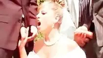 Невесту трахнули толпой на свадьбе в загородном доме